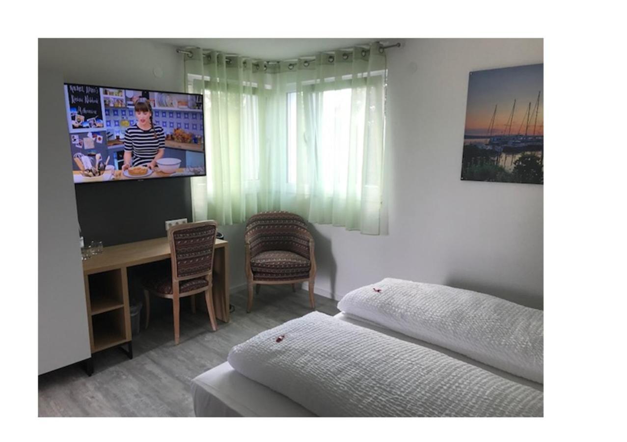 울딘겐물호펜 Bodensee Sunshine Zimmer & Apts. B&B 외부 사진