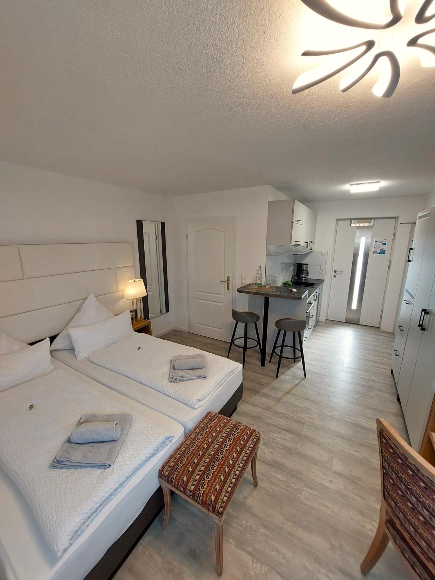 Bodensee Sunshine Zimmer & Apts. 울딘겐물호펜 외부 사진