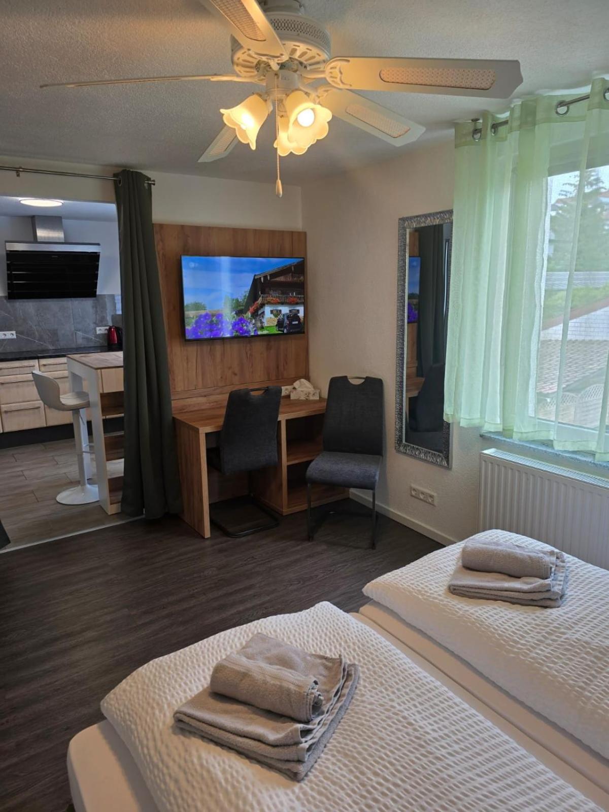 Bodensee Sunshine Zimmer & Apts. 울딘겐물호펜 외부 사진
